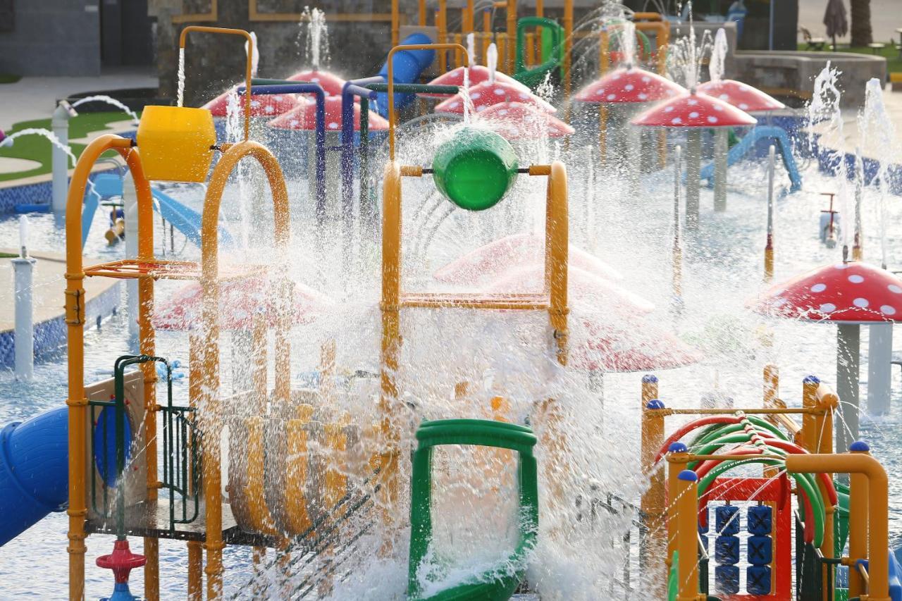 Amaaria Aquapark Resort Villas & Chalet Rijád Kültér fotó